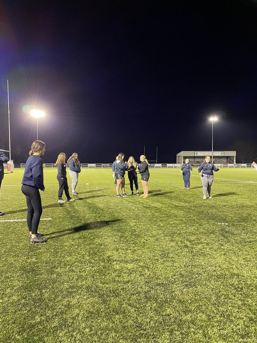 girlsdpp_yrfu's tweet image. Tonight we had ten of our girls do their Introduction to Refereeing at @KeighleyRUFC 

Ten more females taking up the whistle!

#Extramile #GirlsDevelopment #Takeupthewhistle #referee #Yorkshire