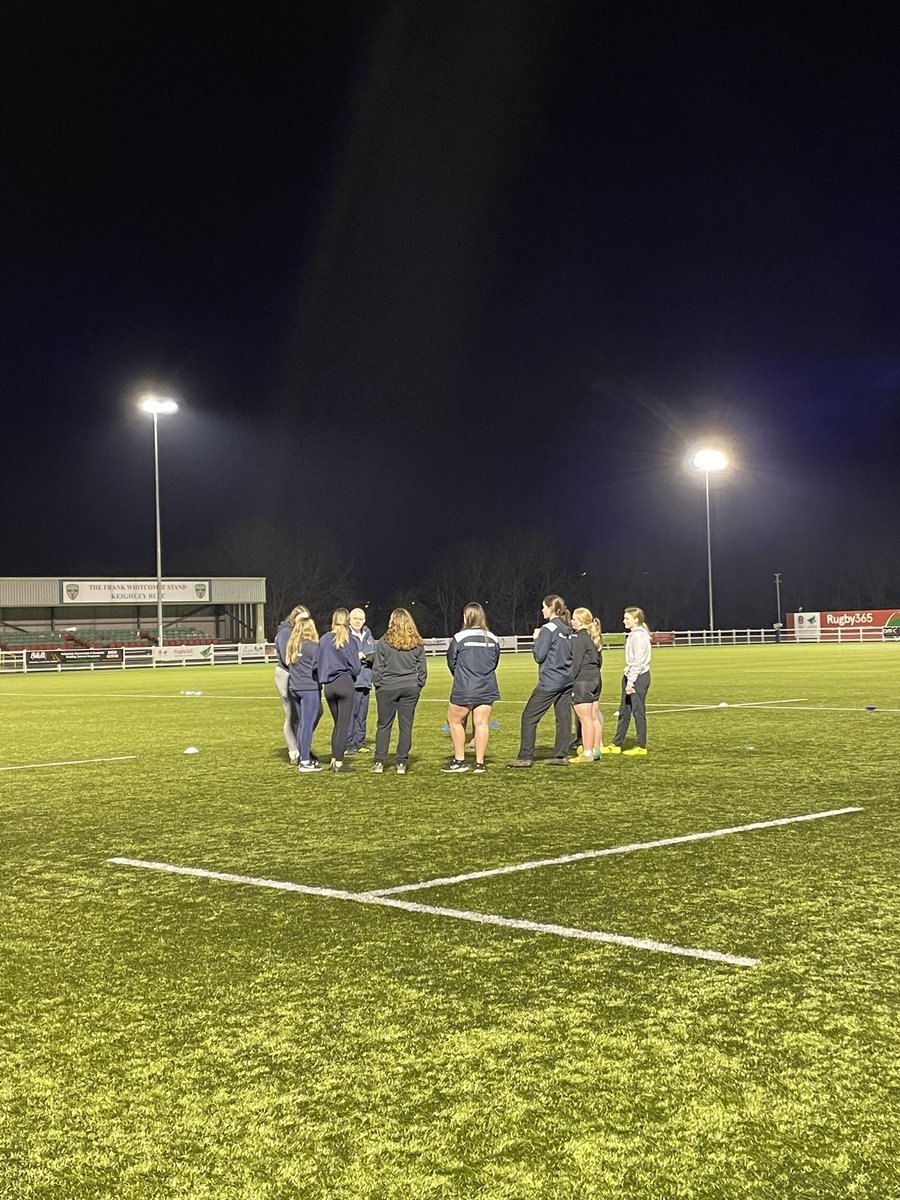 girlsdpp_yrfu's tweet image. Tonight we had ten of our girls do their Introduction to Refereeing at @KeighleyRUFC 

Ten more females taking up the whistle!

#Extramile #GirlsDevelopment #Takeupthewhistle #referee #Yorkshire