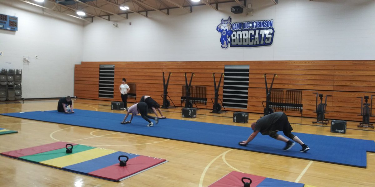 Healthier Teachers = Better Teachers! CDR staff says Fri-Yah doesn't begin until we get our staff workout in😃💪👍 @KY_SHAPE @ActiveSchoolsUS @SHAPE_America @jratey