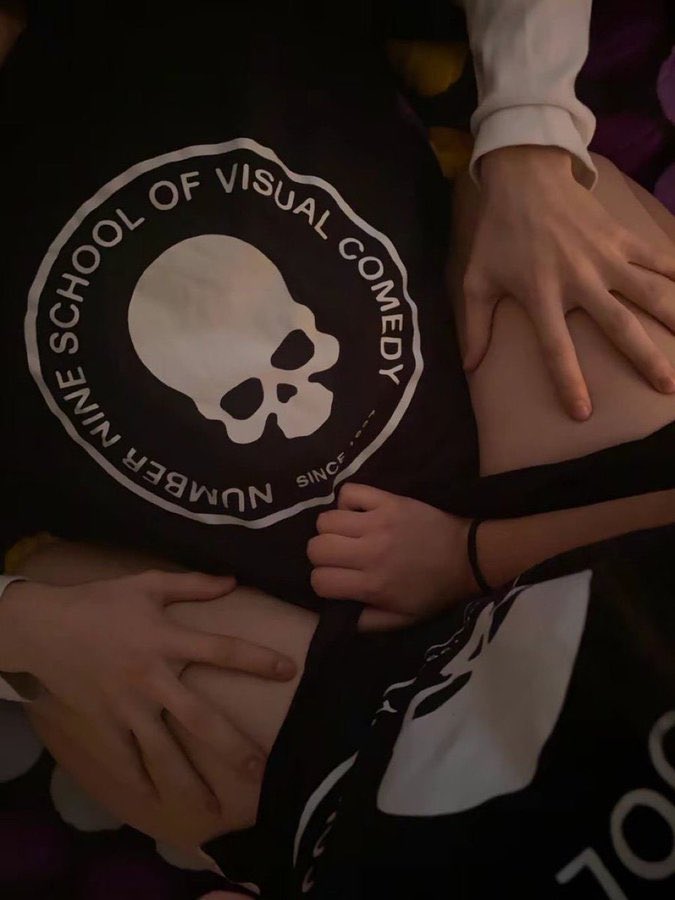 لارا hot tweet media