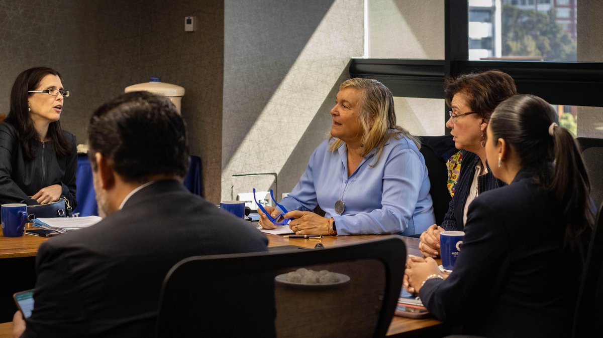 CACIFGuatemala's tweet photo. #CACIFMujer
Directora Regional de @ONUMujeres para las Américas y el Caribe, María Noel Vaeza, se reunió esta mañana con CACIF Mujer y representantes de @AGEXPORTGT y Banco Industrial. Conversaron acerca de proyectos que pueden ejecutarse de forma conjunta para impulsar el desarrollo económico de las guatemaltecas en todas las regiones del país. Asimismo, se plantearon los ejes de trabajo de la comisión y los programas de sostenibilidad del Sector Empresarial Organizado.
Fotos: Enrique Padilla / Agexport