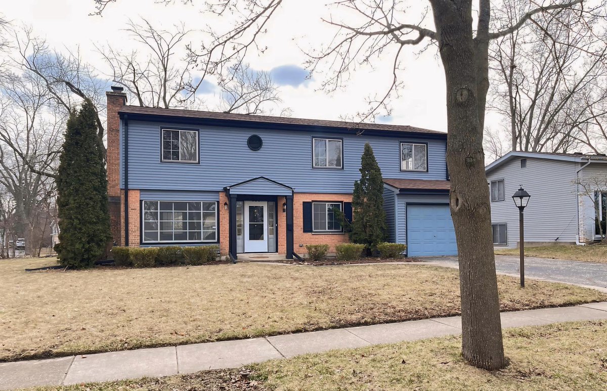 Three weeks later, we found the perfect house in #Mundelein Illinois. This home had a lot of interest in it but with our swift and strategic negotiation skills alongside my team at United Realty Group Inc. were able to get our client under contract and closed quickly.