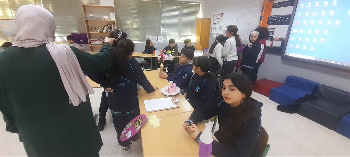 Our G5 learners <a href="/Hhhsinfo/">Houssam Hariri HS</a> held a Mini #exhibition by presenting to G4 learners their knowledge and #actions in conserving #energy through #reusing and #recycling home material <a href="/TawilNoor/">Noor Taweel</a> <a href="/dina_jradi/">Dina Jradi</a> <a href="/sashgh/">Sasha Ghosn</a>