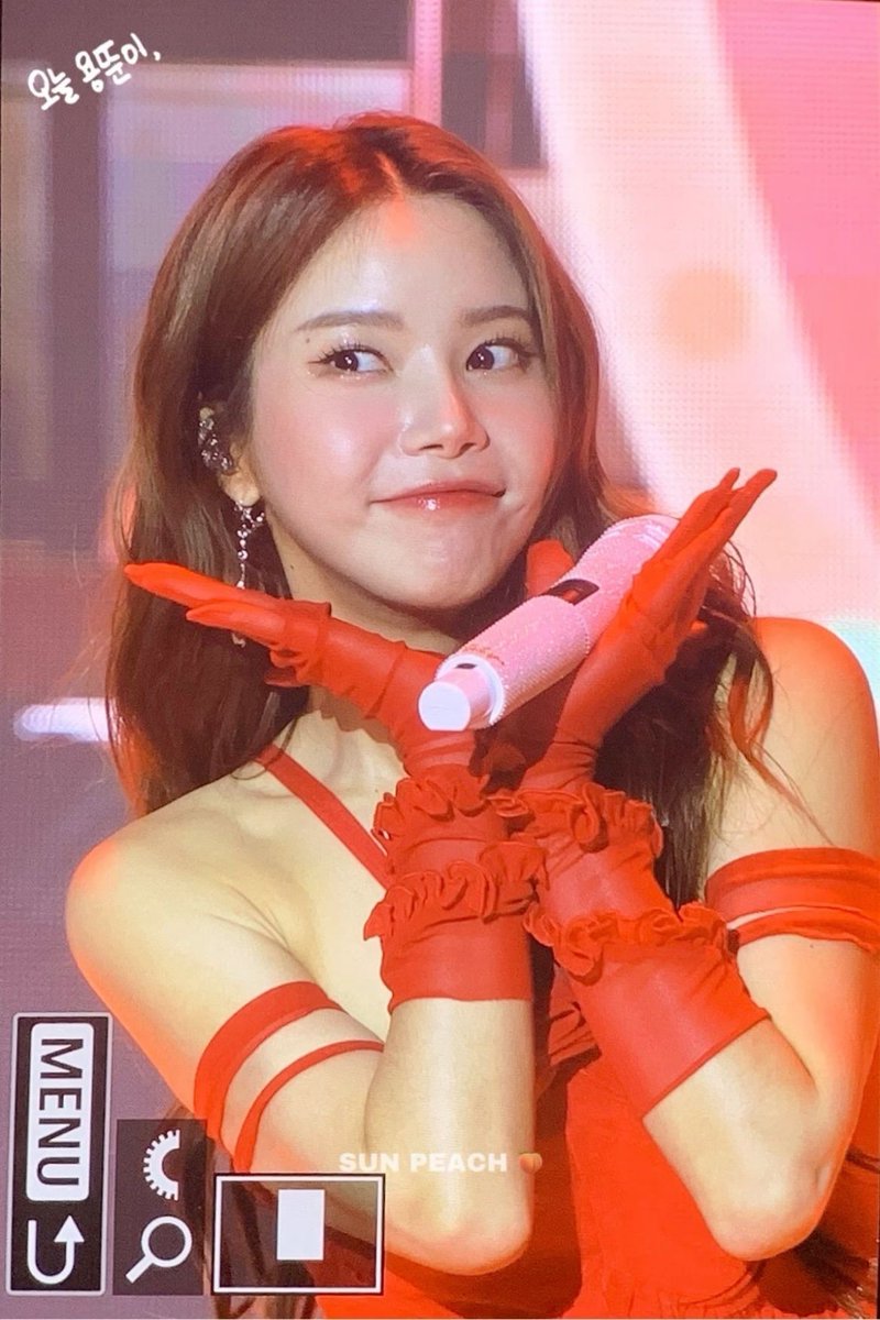 yongsun2da's tweet image. solar, I wanna live.. really wanna live to see more of these photos