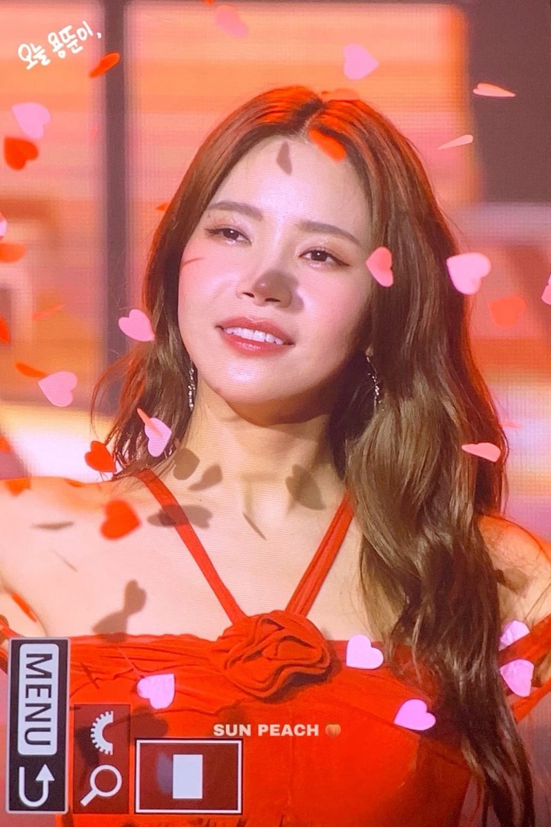 yongsun2da's tweet image. solar, I wanna live.. really wanna live to see more of these photos