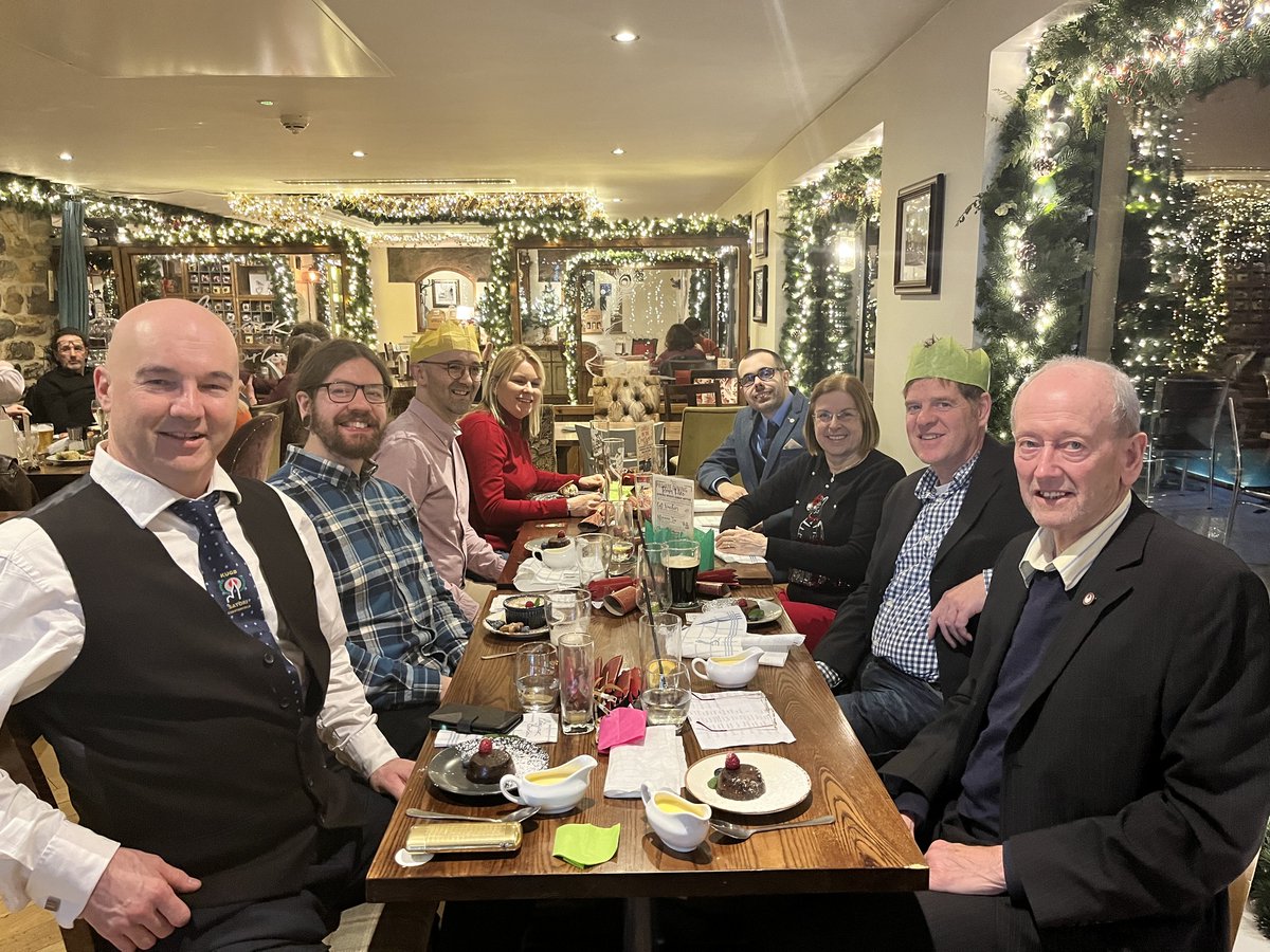 SATORI SHOTOKAN. Annual clubs Festive Christmas Dinner at the Peacock at Barlow, Chesterfield.
Saturday 16 December 2023.
Everyone in good spirits, enjoying a relaxed evening with  good food, lively banter, cracker pulling and christmas hats. A brilliant evening was had by all.