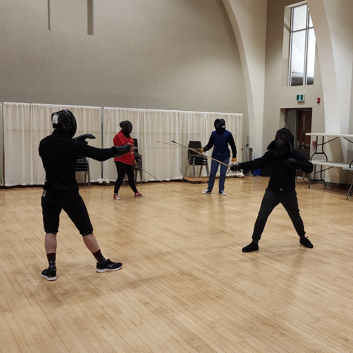 Scherma_Storica's tweet photo. Offering a weak guard with the sword overextended is the setup for several of Giganti's feints. #hema #historicalfencing #fencing #rapier #swords #giganti #feints https://t.co/3CNnLBzrEE
