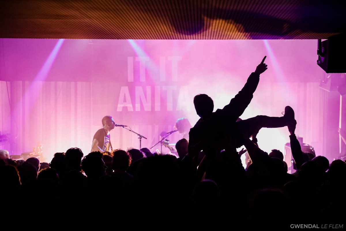Antipode (@antipoderennes) on Twitter photo ⏤ Déflagration dans Le Club ce soir avec It It Anita, Marcel, Youff et les sélections de DJ Sans Transition !
-
Découvrir l’agenda : bit.ly/antipodeagenda
Photo : <a href="/Ladnewg/">Gwendal Le Flem</a>
#antipoderennes ⏤ Déflagration dans Le Club ce soir avec It It Anita, Marcel, Youff et les sélections de DJ Sans Transition !
-
Découvrir l’agenda : bit.ly/antipodeagenda
Photo : <a href="/Ladnewg/">Gwendal Le Flem</a>
#antipoderennes