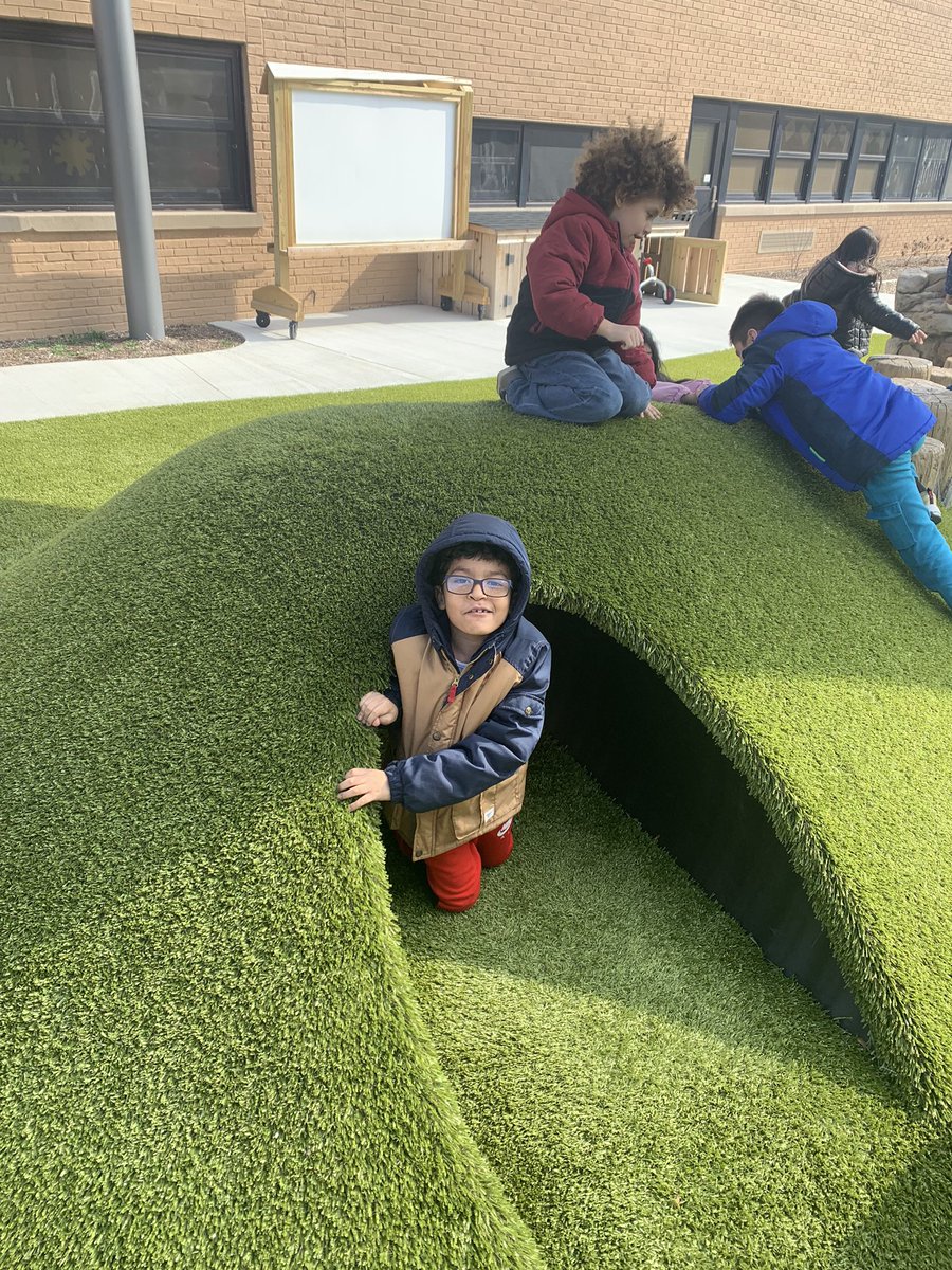 Amazing to see students succeeding in their academic, social and personal goals! Confidence, friendships and growth is everywhere at <a href="/RhodesSD845/">RhodesSD845</a> #rhodeskidscan 

Increíble de ver estudiantes logrando mucho éxito en sus metas académicas, sociales y personales. #rhodessipuede