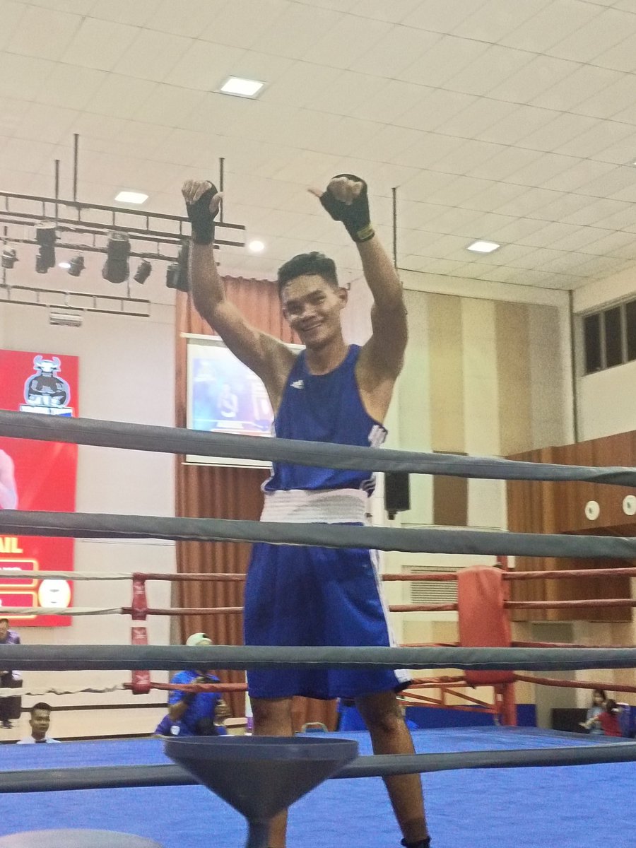 "Silver Punch Hand" - 2 wakil PV 175 berjaya meraih pingat Perak bagi Pertandingan Tinju dan menyumbang mata bagi Pasukan Tinju Kontinjen Armada Timur memenangi Emas bagi keseluruhan pertandingan. BZ dan Tahniah dari warga PV 175.
<a href="/MPA_Timur/">HQ Eastern Fleet</a> <a href="/RMNEasternFleet/">RMNEasternFleet</a> <a href="/tldm_rasmi/">Royal Malaysian Navy</a>