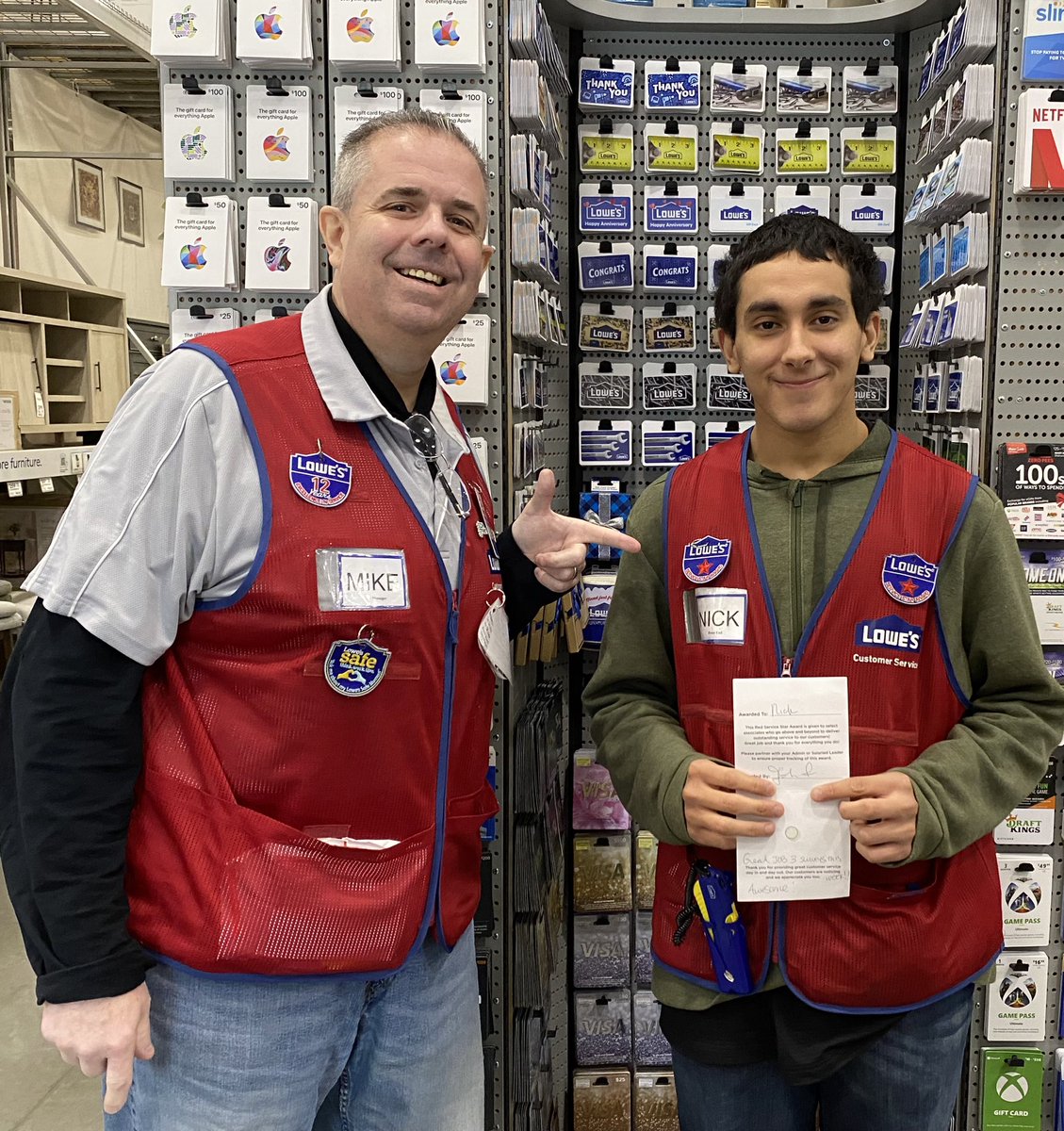 forrest1917's tweet photo. Today at the FARMINGDALE Lowe’s we recognize nick with his first service award He got 3 positive customer comments at assisted checkout this week. WOW! #hungrytowin #tententen @erick_marrero11 @l_abbatecola @TweetUsR30 @plumberh20 https://t.co/hdsyOk5DRc