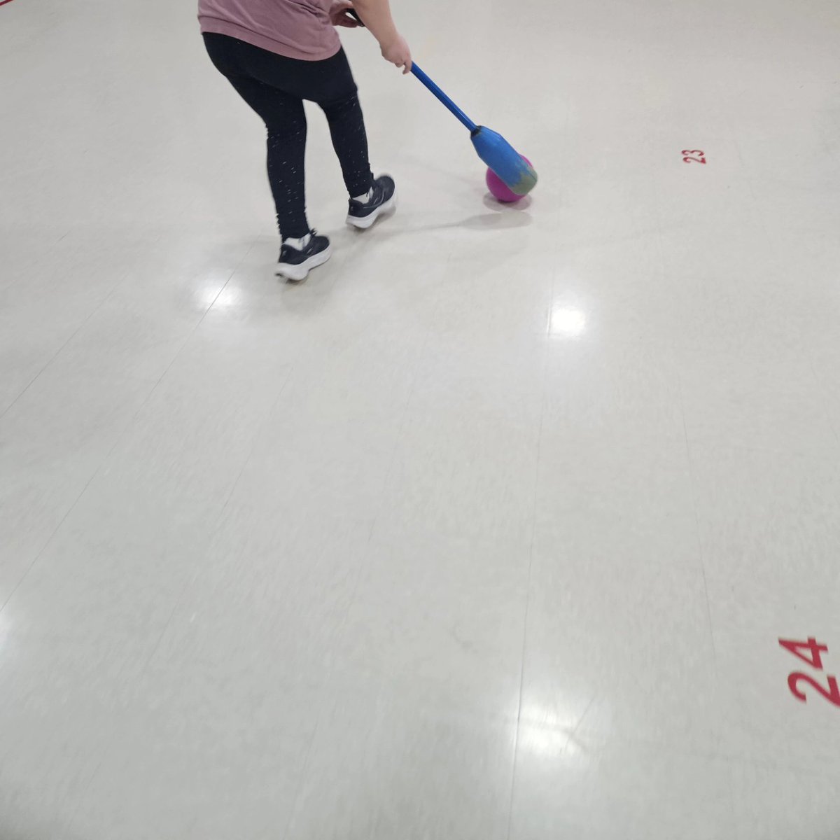 EH_WW_PhysEd's tweet photo. Last three days of balloons with paddles for K-2 and pillo polo for 3-4. https://t.co/ZfHaQZELtP