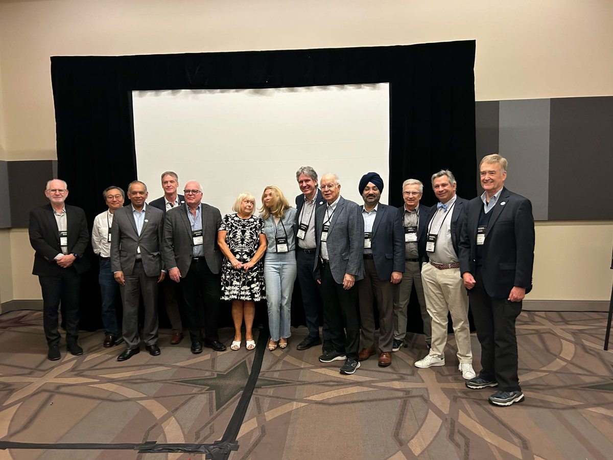 TCT_TOH's tweet photo. Chris Bredeson among other stalwarts at the ASTCT Past presidents meeting at #Tandem24 https://t.co/vJXAbpYBb3