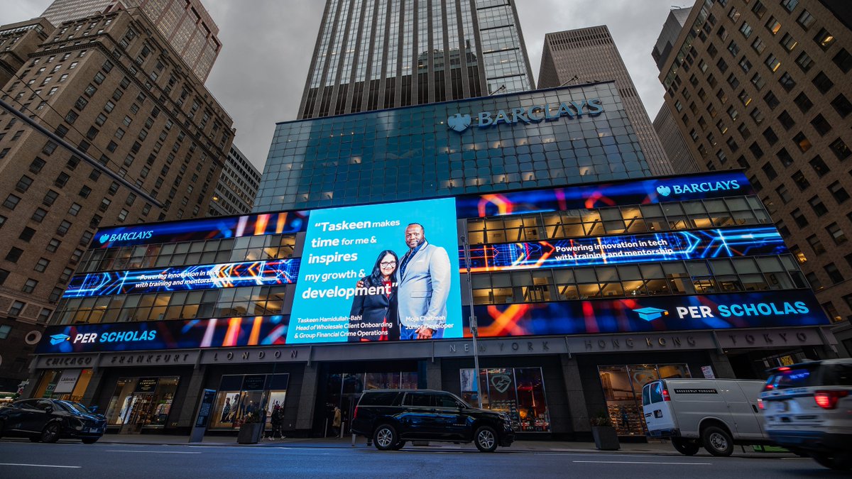 Meet Moja, our amazing alumnus, now shining at Barclays in Times Square! 🌆 Our partnership with @Barclays goes beyond employment—it's about mentorship & empowerment. Together, we're changing the face of tech! #TechDiversity #PerScholas #Barclays #TechTraining