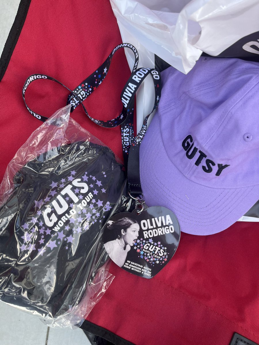 Olivia Rodrigo Tour Updates (GUTS WORLD TOUR) on X: Olivia Rodrigo Tour Updates (GUTS WORLD TOUR) on X: