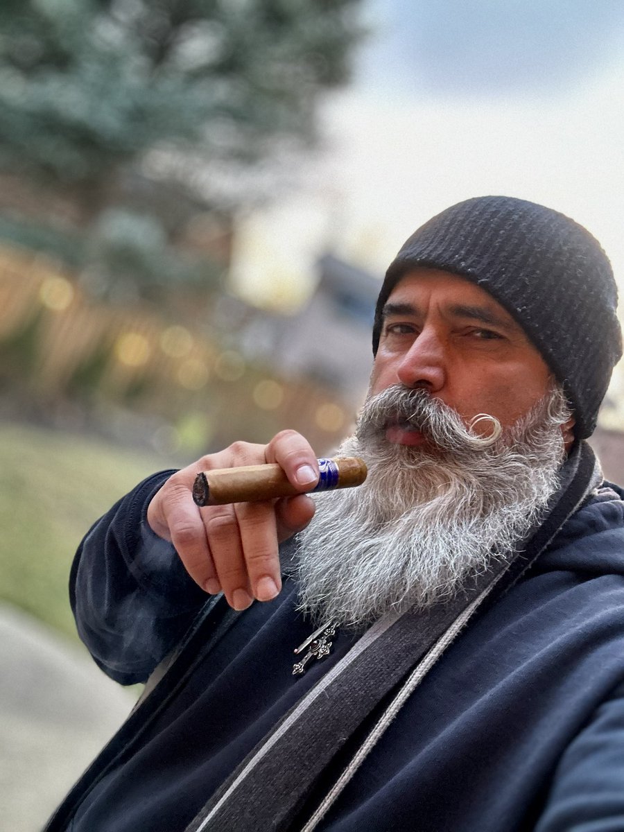 PT_PSSolutions's tweet image. Everything is better on Friday. Cheers 🍻. #beard #beardstyle #tattoo #ink #whiskey #metaxa #cigars #cigarlifestyle #havanacastlecigars