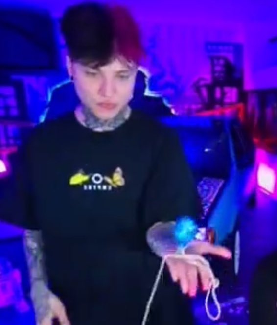 yes_bfly's tweet photo. Ya por favor sean sinceros con nosotros y digan si se conocían de antes pq esto ya no es normal🫵🏻😳
@yerimua @xCryboy https://t.co/xHTXpcEmrH