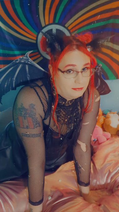 I tattoo now https://t.co/6xf0pA2Bg8