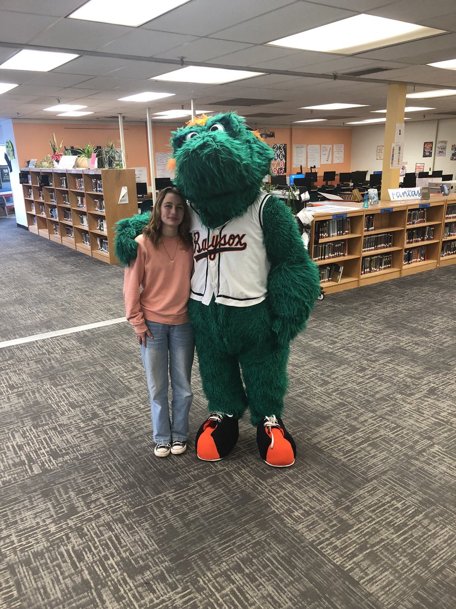 ommsaacps's tweet image. We are so proud of OMMS 7th grader, Tenley L for submitting her Baysox Read &amp;amp; Hit a Homerun program &amp;amp; winning! She designed a jersey that will be worn on the reading night on May 4th by players &amp;amp; the signed players jerseys. #baysox We’re very proud of you and your fabulous design