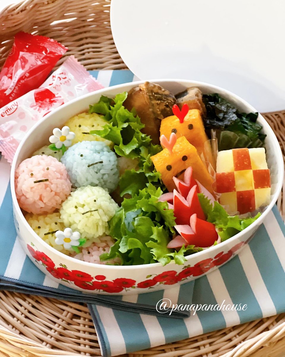 pana_no_obenrec's tweet image. 2月24日土曜日
こんにちは🥰
珍しい時間に投稿です
昨日の娘の部活応援弁当
苦手意識があるキャラ弁に挑戦しました！
 #すみっコぐらし弁当