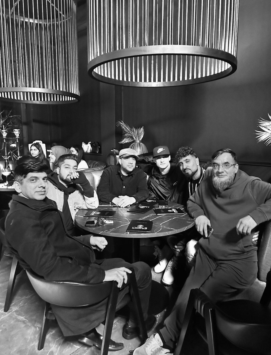 IamAsimRiaz1's tweet photo. ..@imrealasim Thank you for doing the world a favor by merely existing. ♥️😌

#AsimRiaz #AsimSquad #TeamAsimRiaz #London https://t.co/12wbLmy898