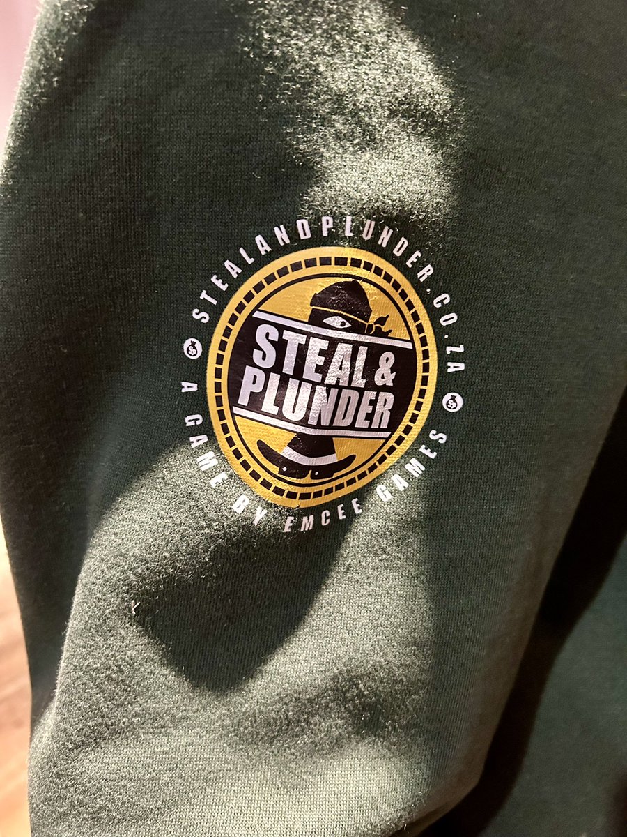 StealAndPlunder's tweet photo. The Green Machine proudly sponsored by #StealAndPlunder at the recent Oakhill Chukka Waterpolo Tournament in Knysna.  Great effort from Fairmont against many of the top Water Polo teams in SA. #ChukkaFestival #ProudlyMzansi #PartyGame #FamilyFun #FairmontHigh #GoGreenMachine https://t.co/ZuEroAoCPN