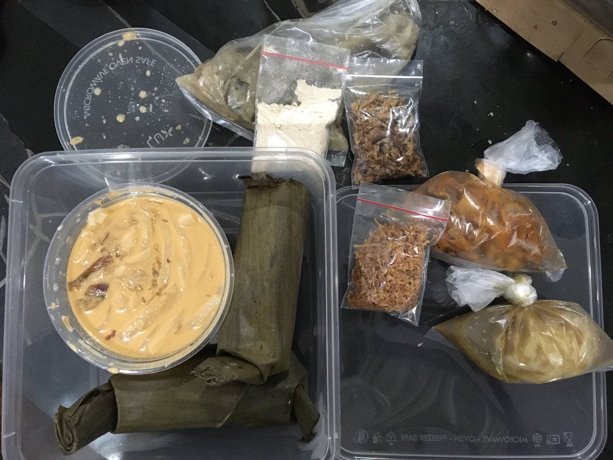 OSC168isBOT's tweet image. #CapGoMeh an