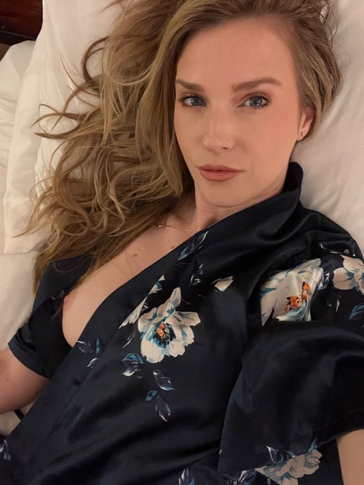 Say goodnight to me ✨ https://t.co/1TU2A6GcSe