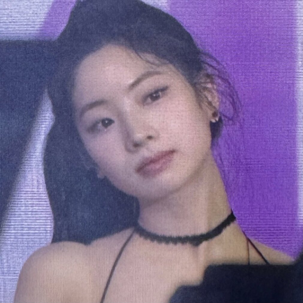 sourcekdh's tweet image. dahyun has one insane face card.