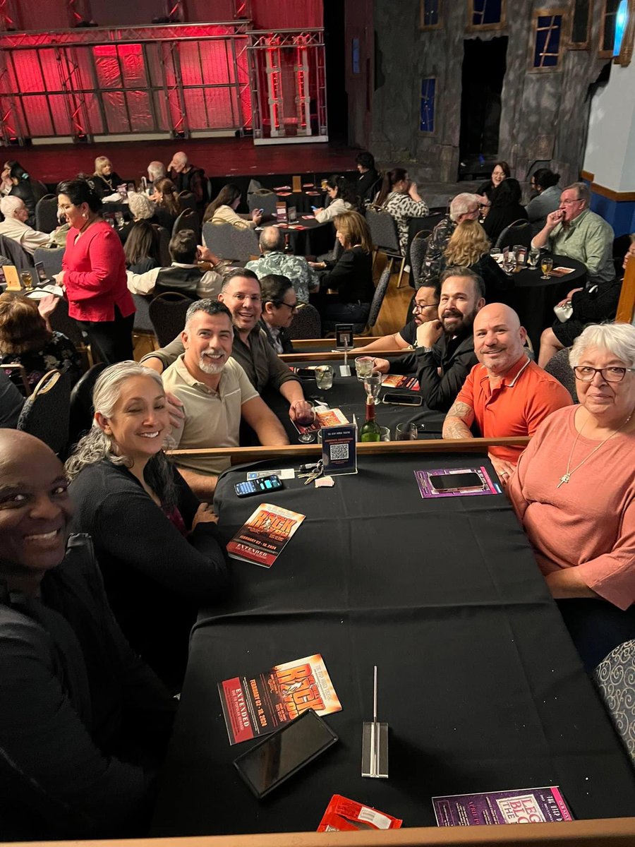EMCelnumberone's tweet photo. AT THE UTEP DINNER THEATER https://t.co/TWxlXqHUko