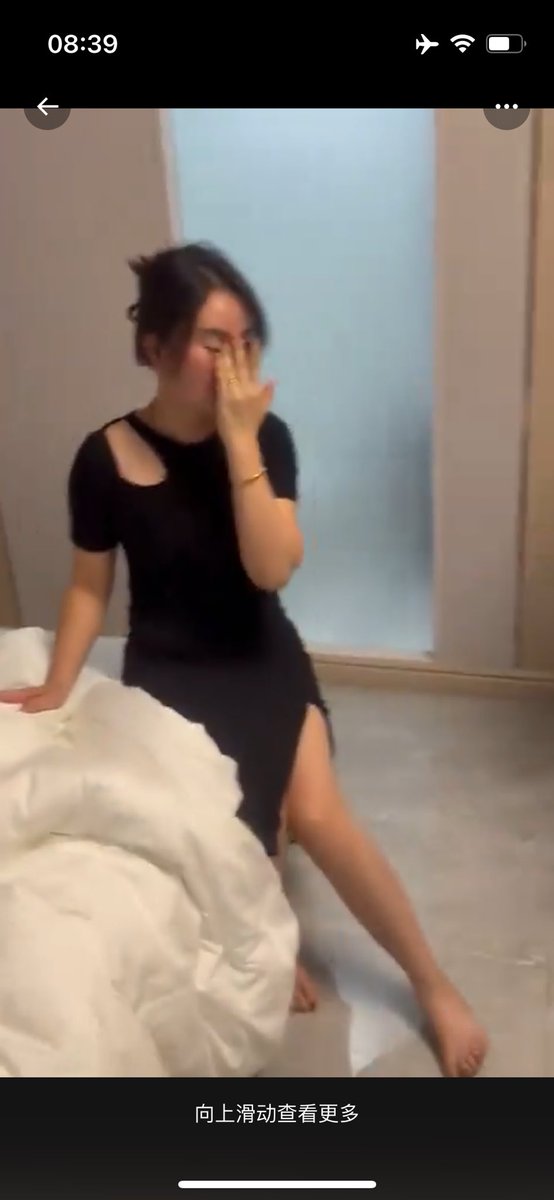 MingZhang350141's tweet photo. 据说��父和老婆啪啪 https://t.co/J2tp7PKSwF