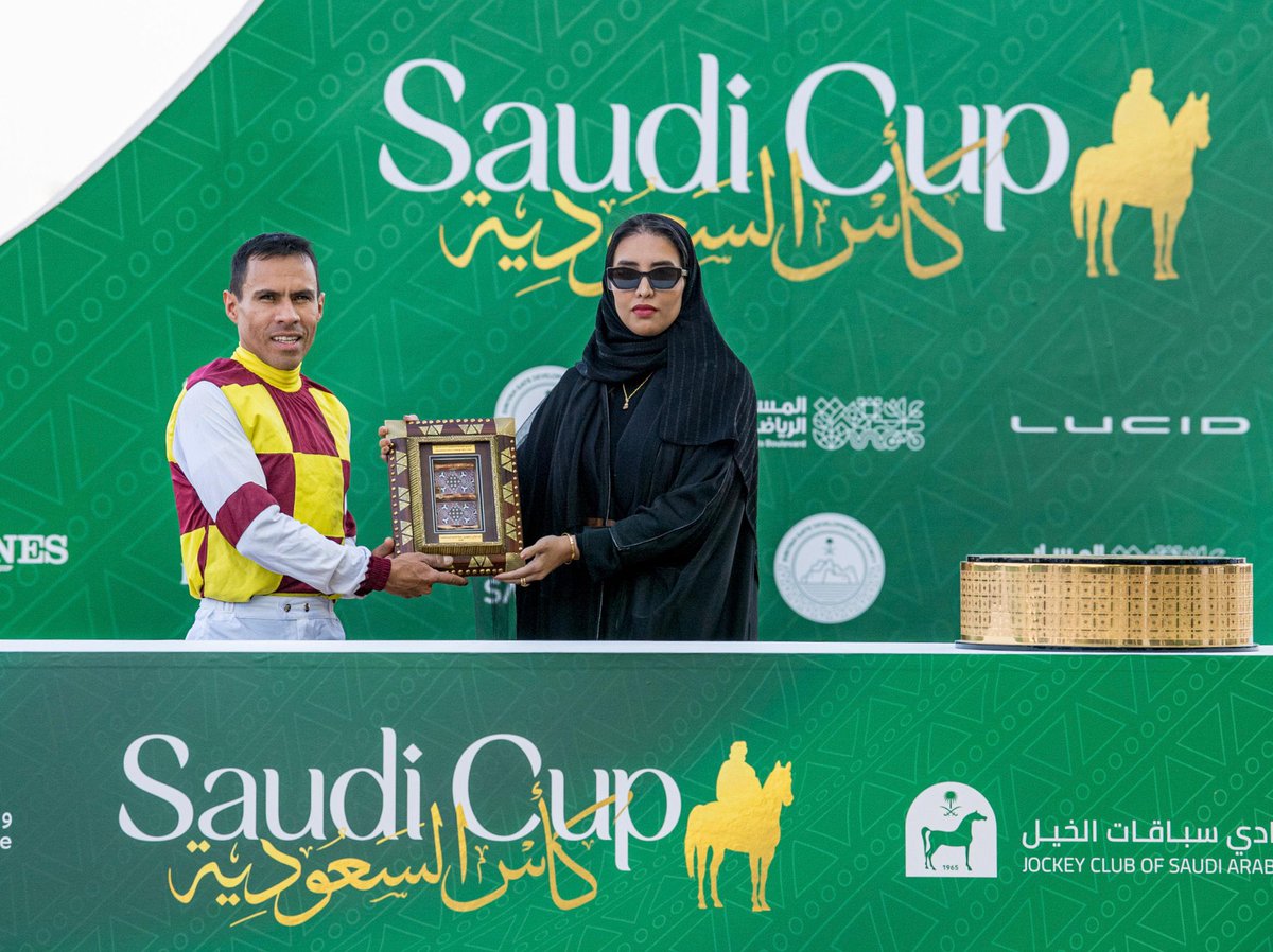 تتويج المركز الأول في شوط تحدي الخيالة العالمي "الجولة الأولى" ضمن #كأس_السعودية 2024 🏆🇸🇦

الشوط الثاني : تحدي الخيالة العالمي
الفائز : التوحيدي 
المالك : سلطان حمد سلطان المطيري
المسافة : 1600 م
الزمن : 1:38.005

#الميدان | #القصة_تبدأ_هنا | #يوم_التأسيس
