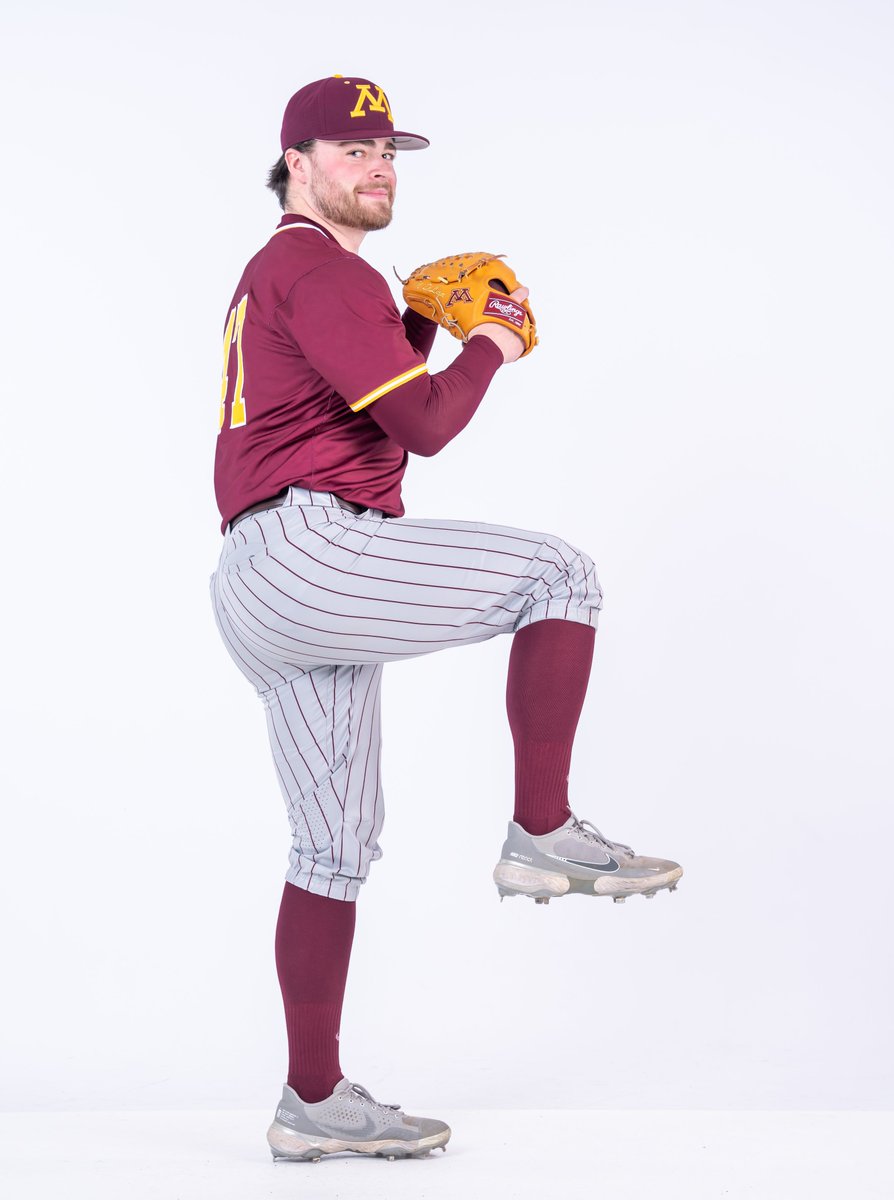 On the mound for the #Gophers in the 7th, Noah DeLuga!