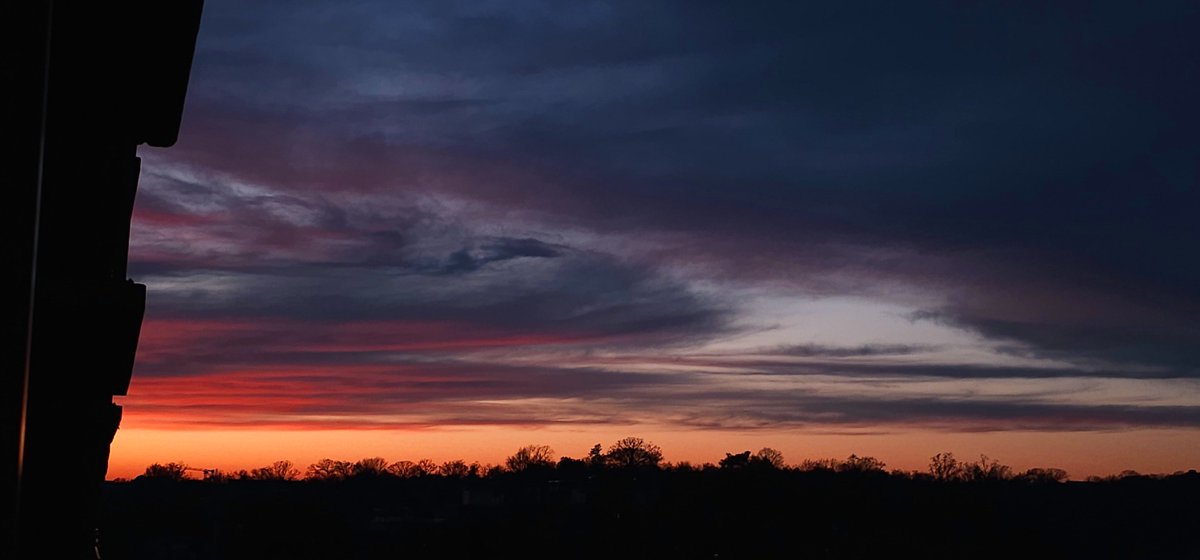 Some Friday #sunset color #wusa9weather #dupontcircle #dcwx @capitalweather @popville