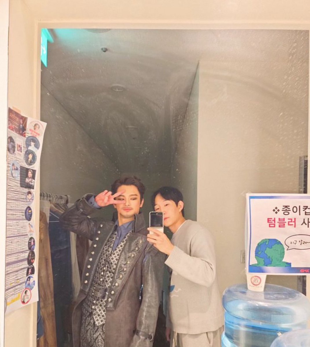 Rosemar16765305's tweet photo. Thank you for sharing @jhgoooood
ํ Tired
๋น ์ Bye
@seo_cccc #seoinguk #์์ธ๊ตญ #ใฝใคใณใฐใฏ #ๅพไปๅ
#Musical #MonteCristo #EdmondDantes #InMonte https://t.co/IXbZbNusaI