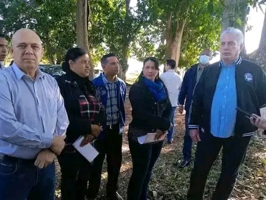 Nuestro Primer Secretario del CC PCC  es #GenteQueInspira motiva, ayuda,enseña y confía  en su pueblo.

En su visita una vez más a #ProvinciaGranma, #Manzanillo le trasladamos la voluntad avanzar,de perfeccionar y la convicción profunda de que vamos a vencer.

#GranmaVencerá