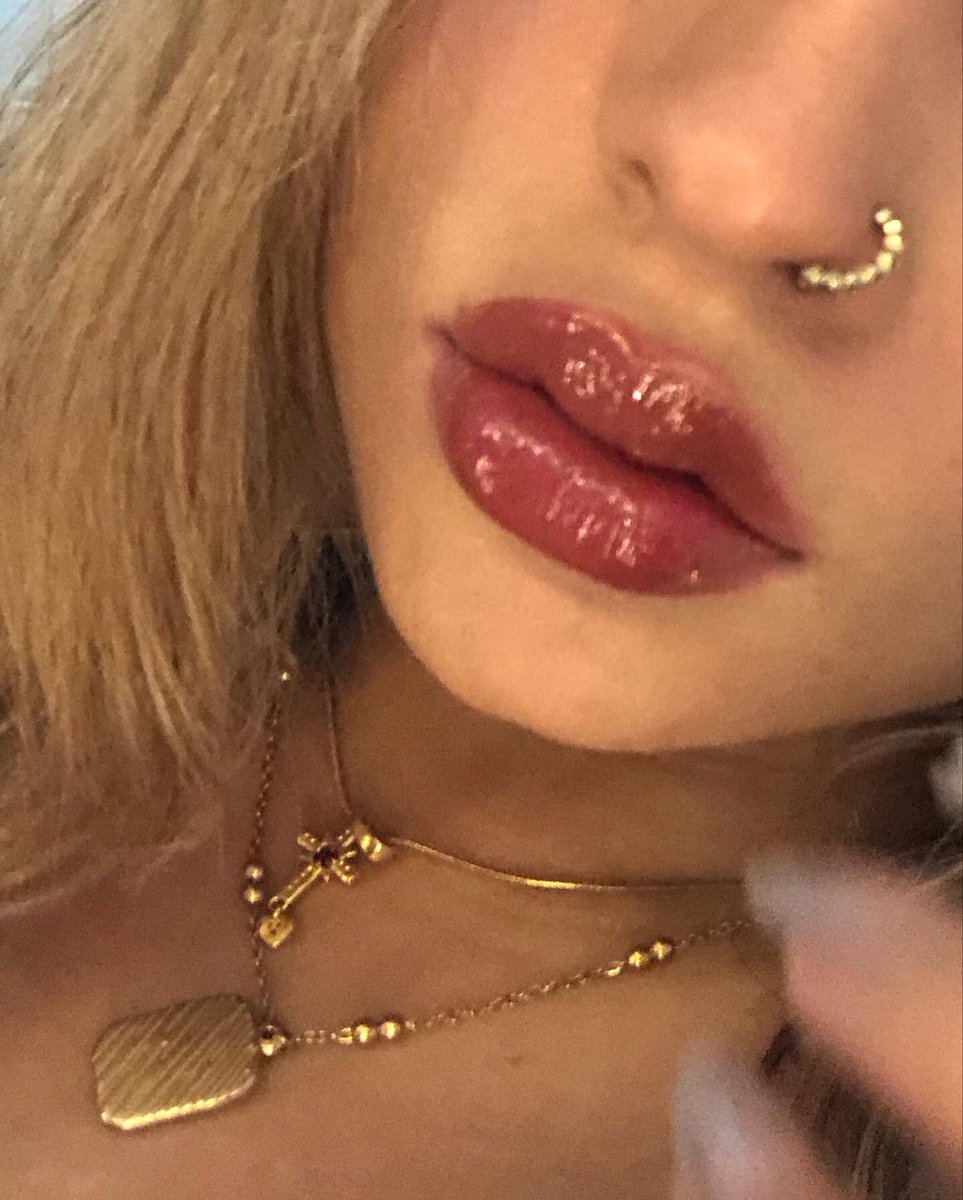 liasspp's tweet photo. preenchimento labial direito do útero de mamis https://t.co/ThGgf7D6Rd