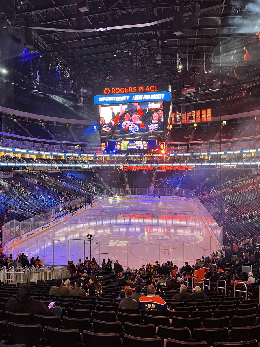 prairieG8's tweet photo. Rogers Place, let’s go!  #the3rdteam https://t.co/90etwk1k9F