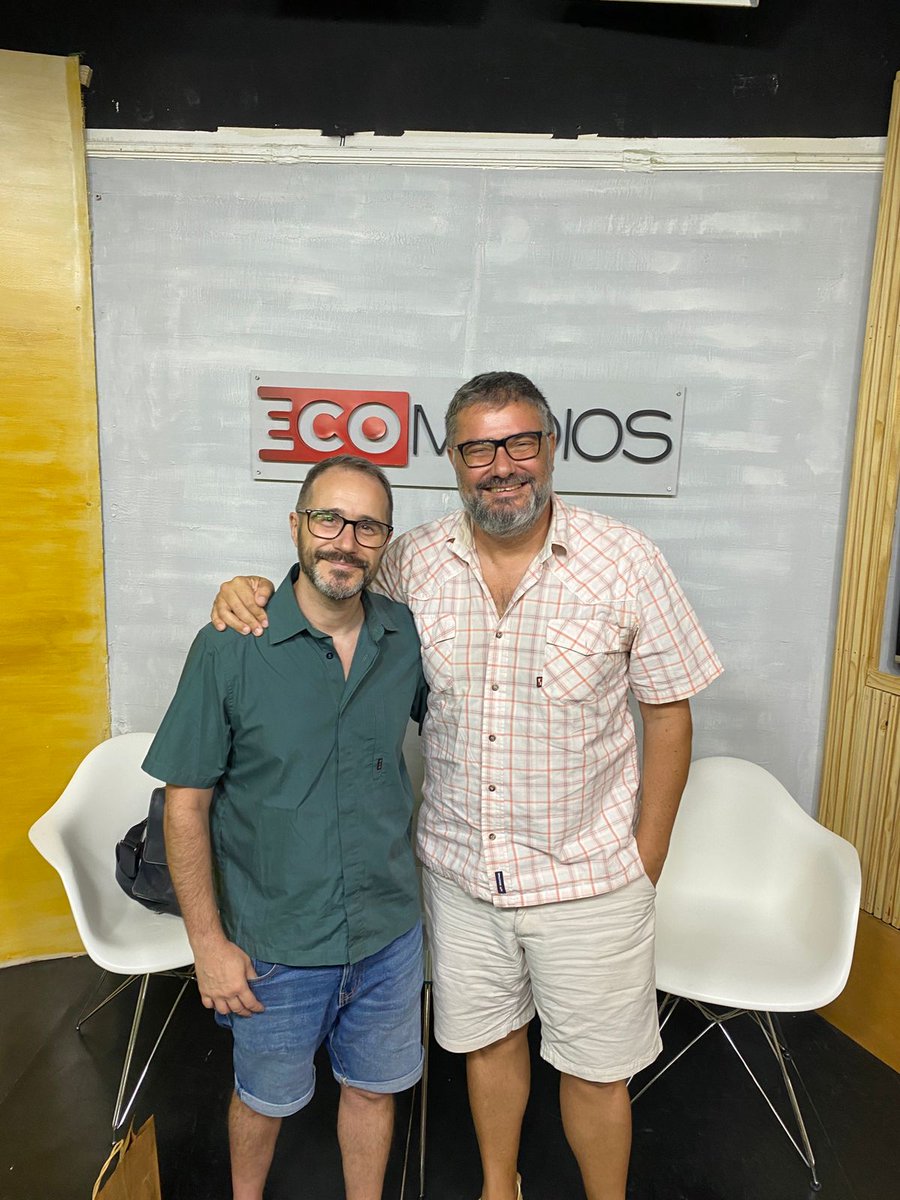 Esta semana estuvimos hablando con <a href="/LucasSantaAnaOK/">Lucas Santa Ana</a> sobre su hermosa película Luces Azules que se estrenó ayer en el <a href="/CineGaumont/">Cine Gaumont</a> <a href="/atlascines/">Stan Stafford</a> y en varios Espacios <a href="/INCAA_Argentina/">INCAA</a> del interior 
<a href="/eltercerojo2017/">El Tercer Ojo</a> <a href="/ecomedios1220/">Eco Medios</a> 
<a href="/SOMBRACINE/">Sombracine</a> 
#purosplaceres