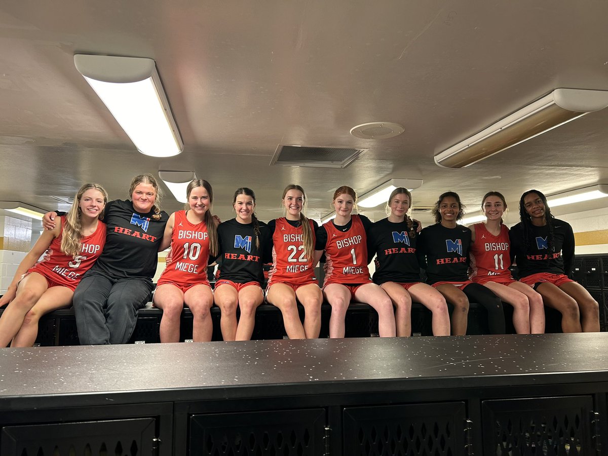 EKL Champions 🏆 Finished 17-3 with a 57-37 win over Blue Valley. All the credit goes to this terrific TEAM of girls. On to substate…🏀👍❤️💙