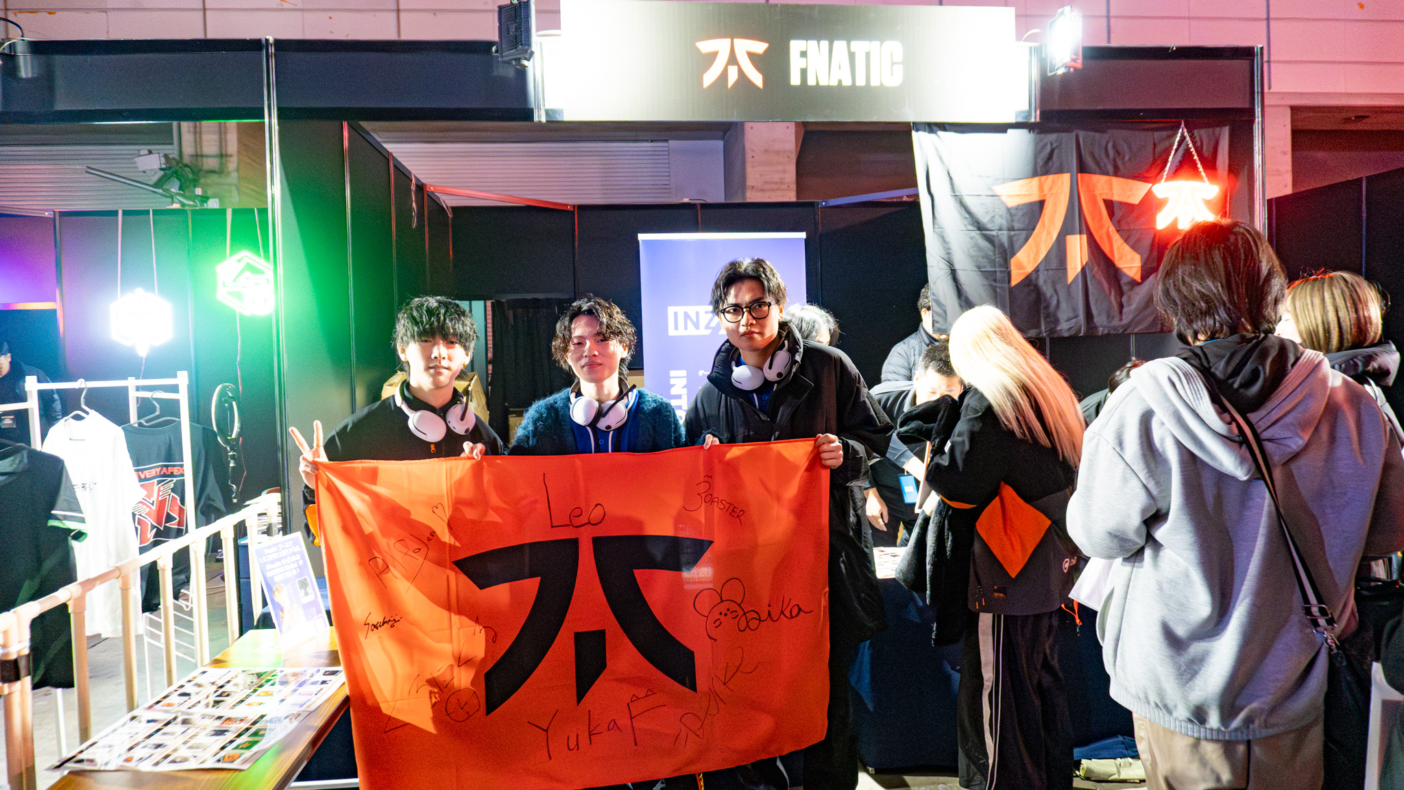 FNATIC 応援フラッグ　サイン入り FNATIC JAPAN on X: 