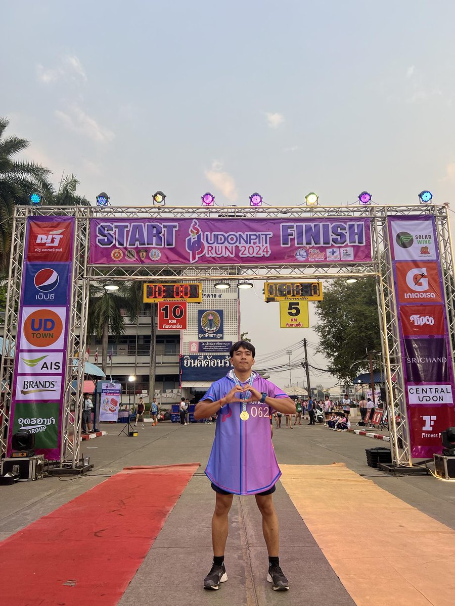 มองมุมใหนก็ไม่หล่อ 
ว่าาาาแย่จัง😢😢#อุดร #อุดรfwb  #อุดรธานี  #อุดรนัดลับๆ