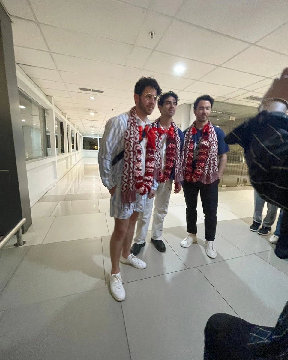 JoBrosID's tweet photo. The Jonas Brothers arrived in Jakarta last night. @joejonas @nickjonas @kevinjonas @jonasbrothers welcome to our country, boys!! Still can't believe you're here after all these years. Let's have so much fun tonight 🥳 https://t.co/a9iGXdnNxY