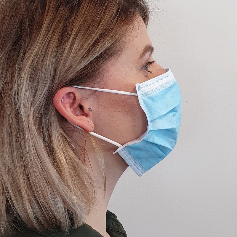McelhinneyAnna's tweet photo. @debzc1 @DrEilidhMaria @UnityNewsNet It what world is a correctly fitted FFP3 mask not tighter than a standard surgical mask? https://t.co/EPoQeinZDo