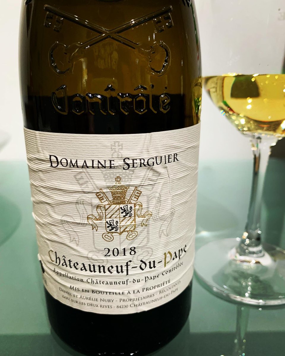 I found an Easter egg in my wine fridge! This gorgeous white Chateauneuf-du-Pape was not on my Excel spreadsheet and it was buried under some other bottles. Please excuse the condition of the label.😉 reminds me of cellar roulette w/@dallaswinechick😆