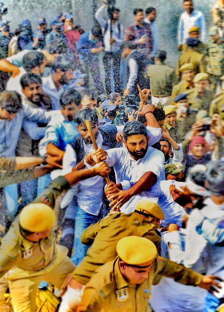 संघर्ष किया है संघर्ष करेंगे..!
जनता के हित में हमेशा लड़ेंगे..!!