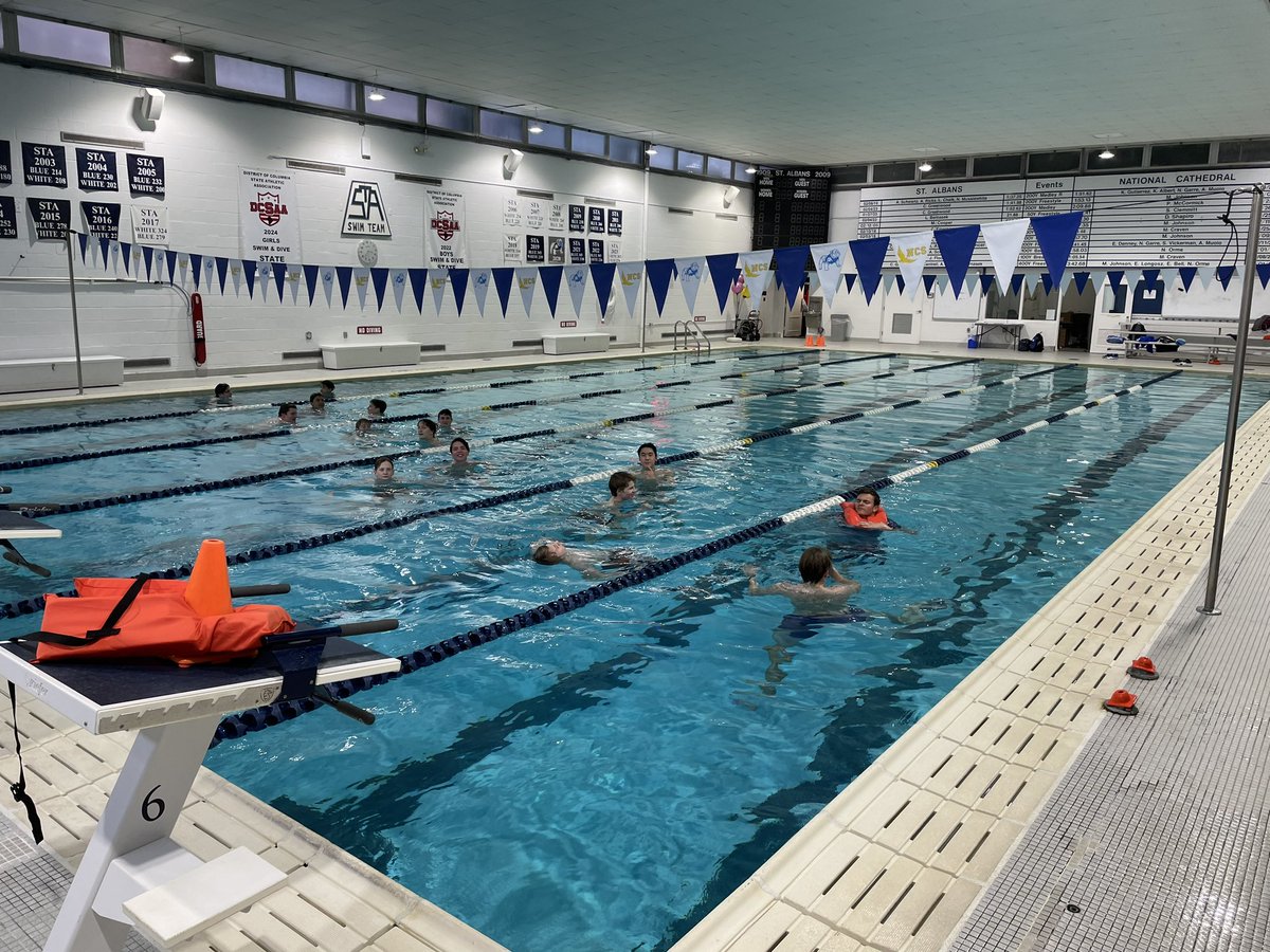 STArowingDC's tweet photo. Tryouts for the freshmen team are complete, swim test is complete, and the freshmen watched the USRowing Safety Video today. We are looking forward to bringing the class of 2027 down to the boathouse for the first time tomorrow. The future is bright! #GoDogs https://t.co/iaZH8lFZSg