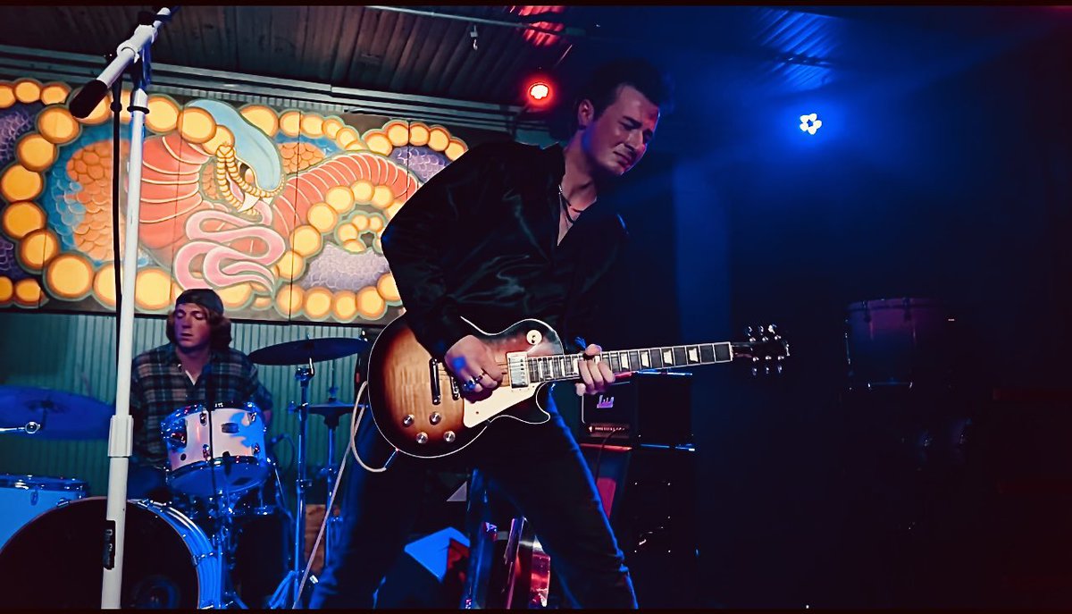 ellesmoments's tweet photo. @_desember__  released a new video of  “Aurora” video’d LIVE from @CobraNashville 🔥🔥🔥 ✔️ it out!!!  https://t.co/4b305NZBMO https://t.co/Xsfd9d1cBI