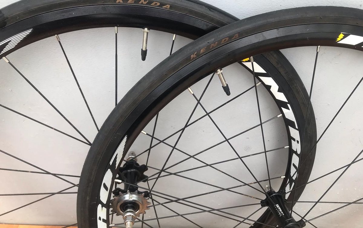 Pedagang Bekasi tweet media