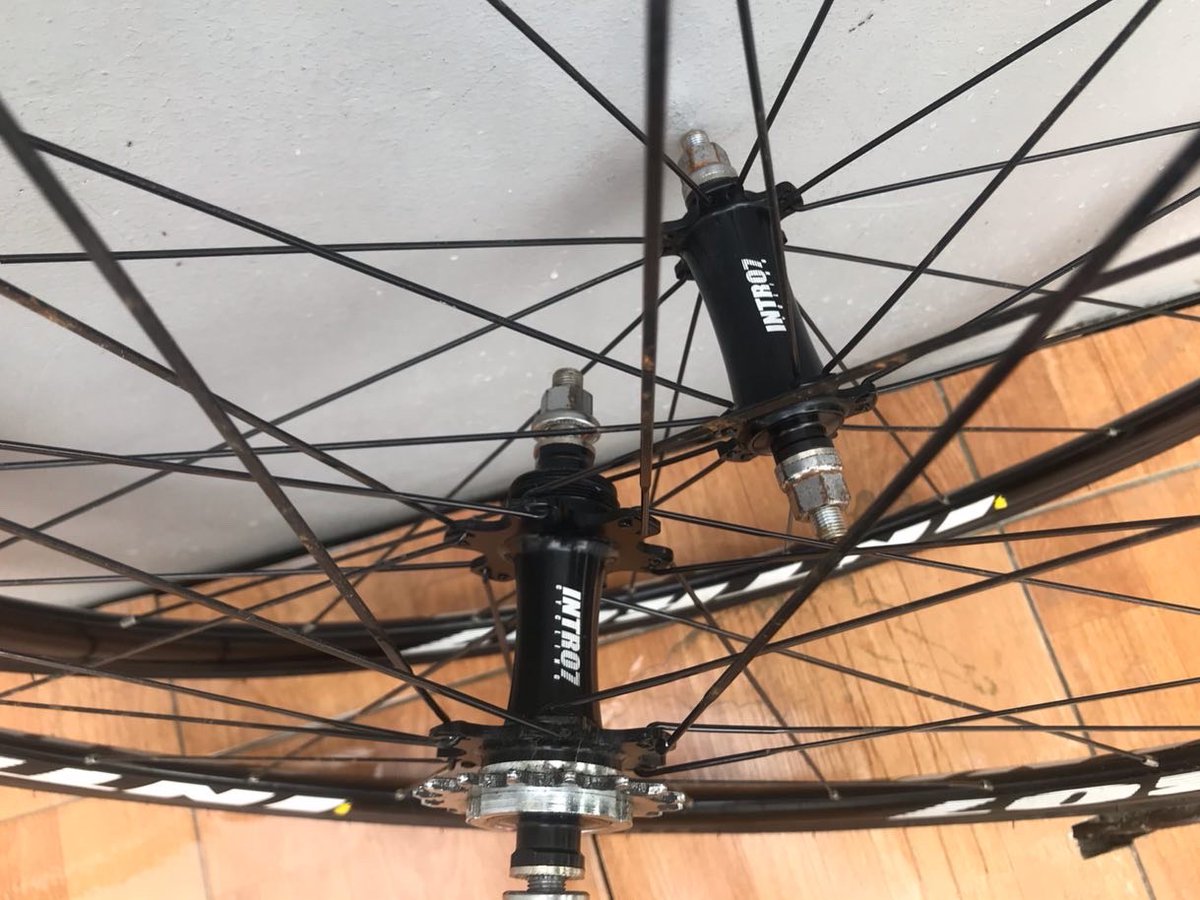 Pedagang Bekasi tweet media